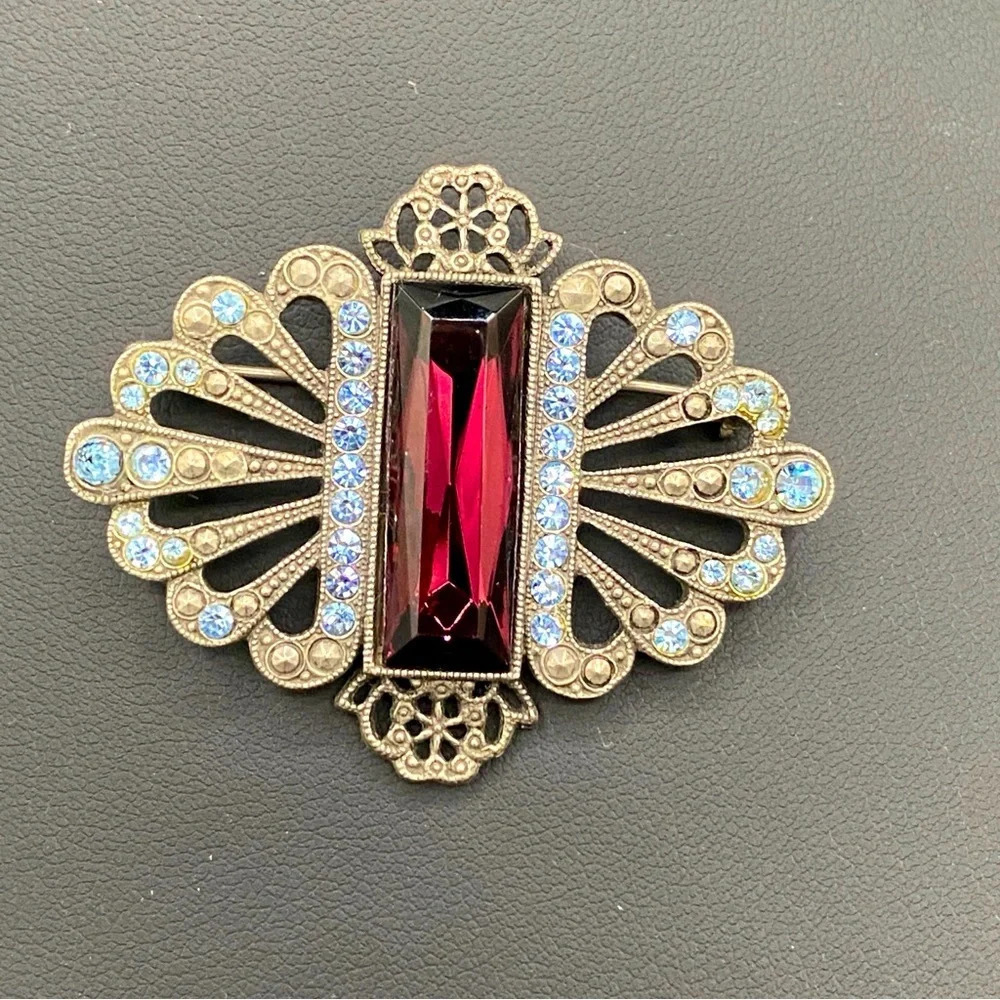 1928 Art Deco Victorian Revival Amethyst Rhinestone Brooch